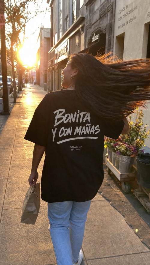 Bonita Y Con Manas